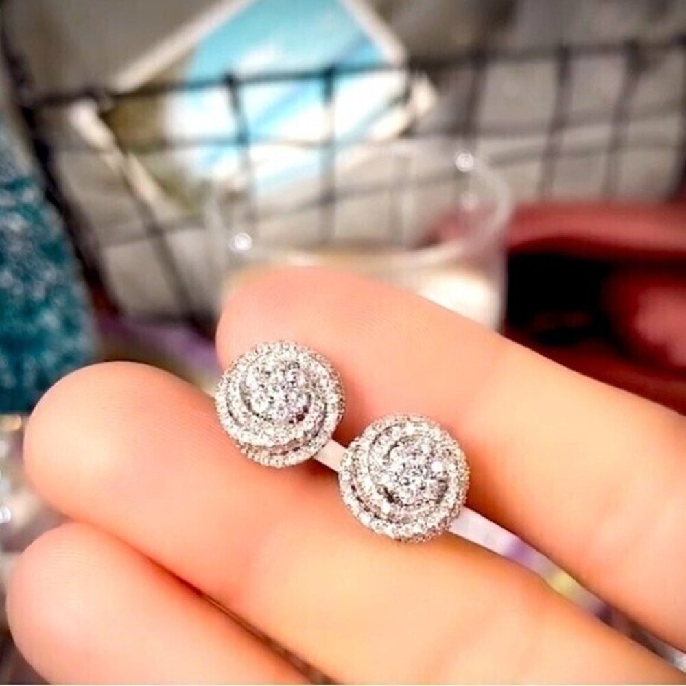 Huitan Fancy Cubic Zirconia Stud Women's Earrings Delicate Design